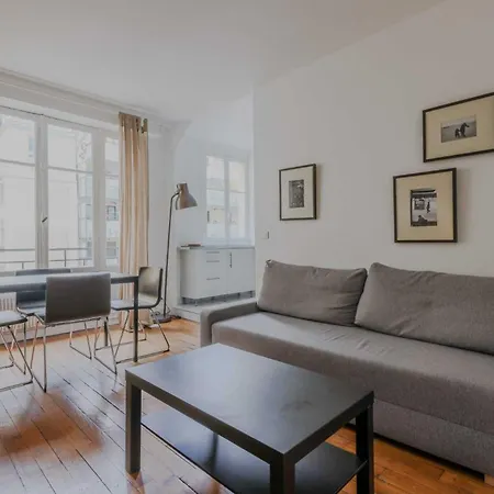 Charming Cosy- 1br 4p -tour Eiffel Apartment